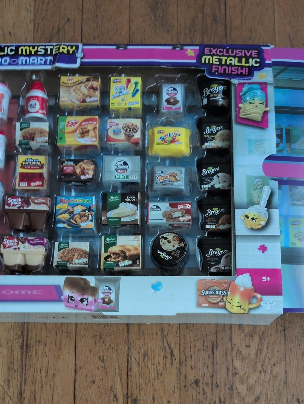 Real Littles Metallic Mystery Micro Mart Playset - Picture 9 of 10